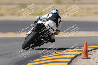 media/Oct-08-2022-SoCal Trackdays (Sat) [[1fc3beec89]]/Turn 11 Backside (1145am)/